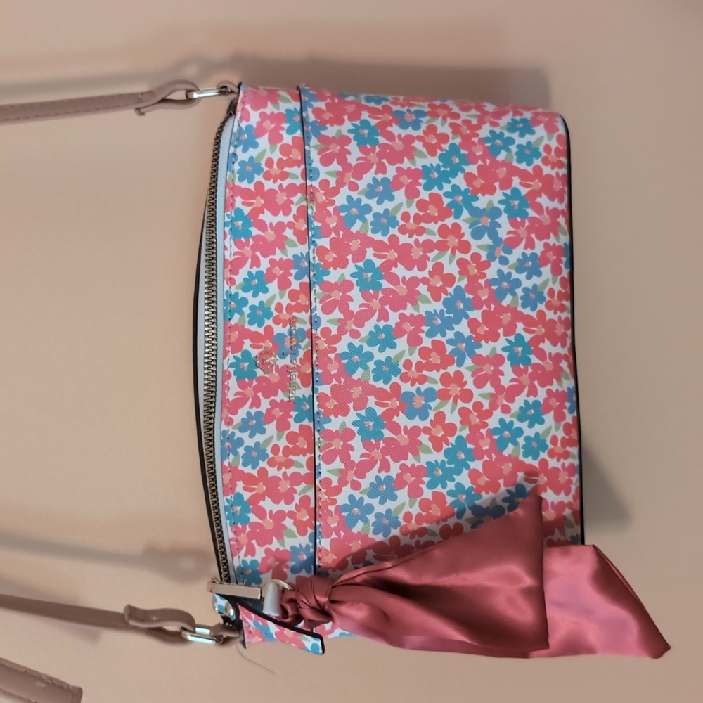 LIKE NEW Nanette Lepore Pretty Posies Crossbody